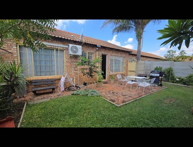 2 BEDROOM TOWNHOUSE FOR SALE IN ANNLIN